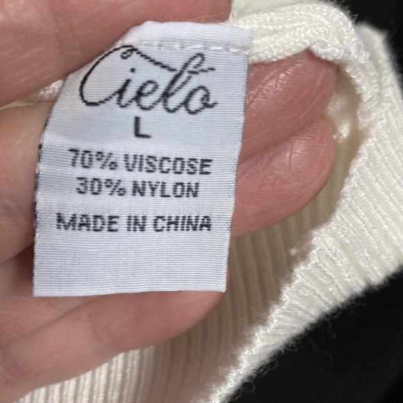 Cielo White Knit Top - Picture 6 of 9